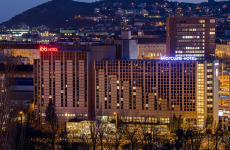 Mercure Castle Hill****